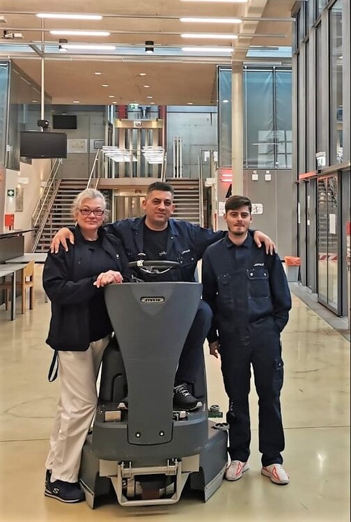 In der Ruhe der Nacht werden die Hörsäle, Seminarräume, Audio- und Videoräume sowie Büros des Landeskrankenhaus Graz jeden Tag aufs Neue strahlend sauber | ©  Dussmann