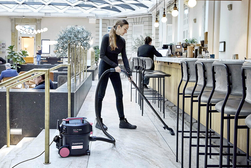 VP300 Staubsauger in Hotel | © Nilfisk