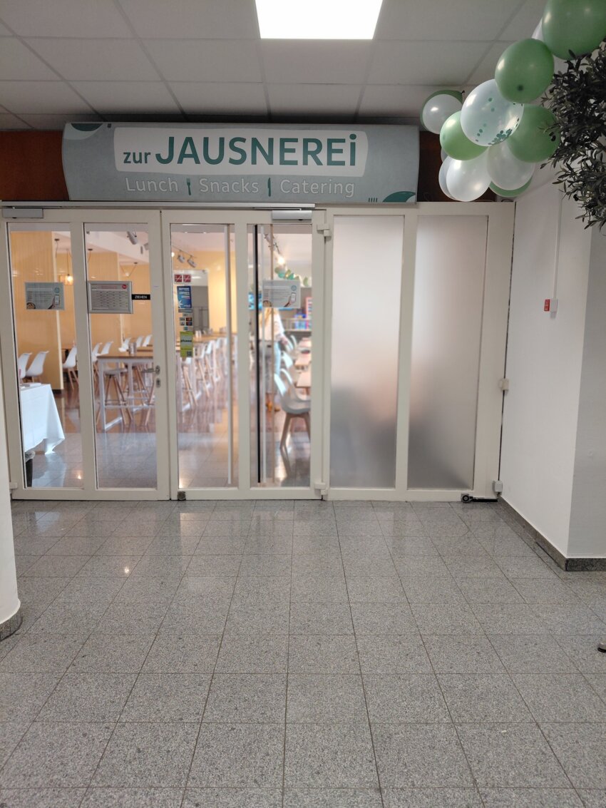 Bild 4: neues Betriebsrestaurant zur Jausnerei, Wien, Eingang | © Dussmann