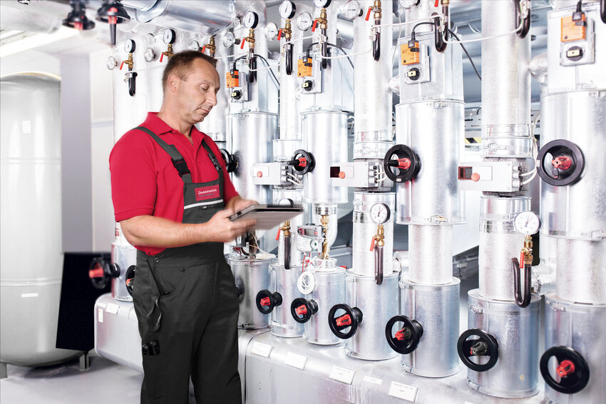 Bild 2: Pumpenanlage Gebäudetechnik Dussmann Facility Management | © Dussmann