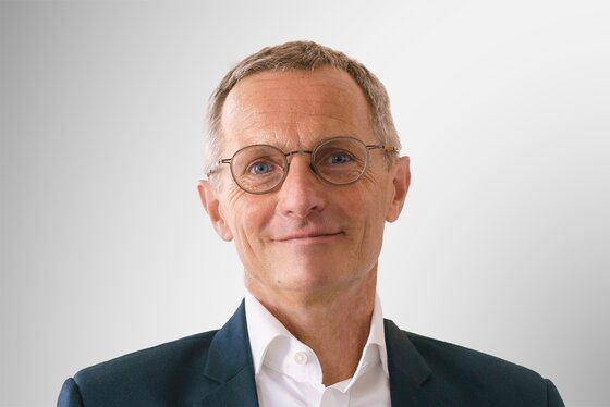 Peter Edelmayer, CEO von Dussmann Österreich 