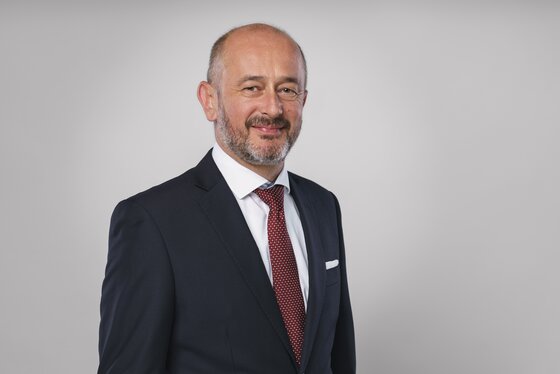 Portrait von Gottfried Struckl, Leitung Sales bei Dussmann Österreich 